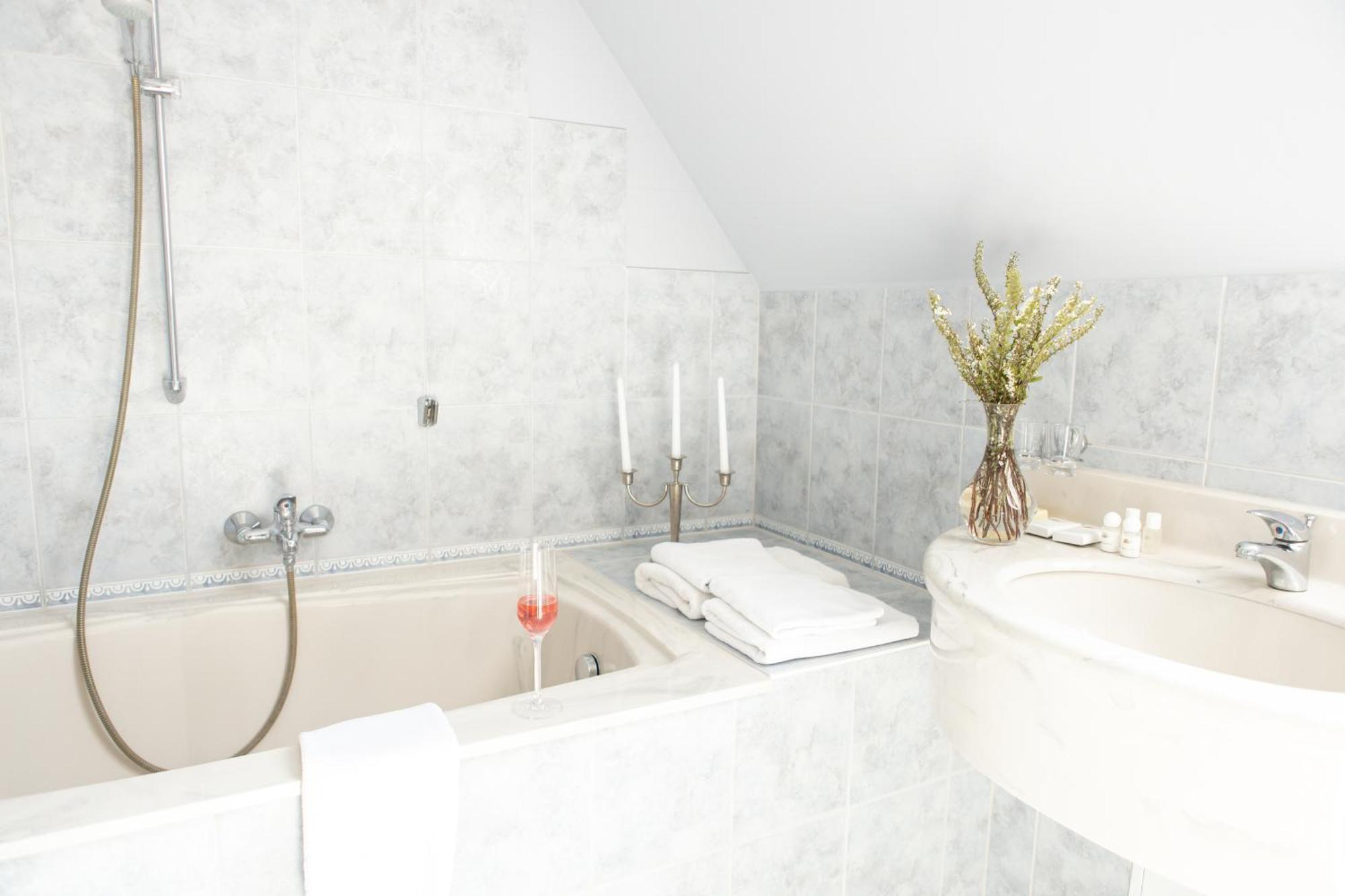 Boutique Hotel Gut Tribbevitz 노이엔키르헨 외부 사진
